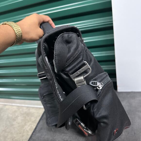 TUMI T-Tech Unisex Ballistic Nylon Laptop Messenger Shoulder Bag Black - Picture 10 of 11